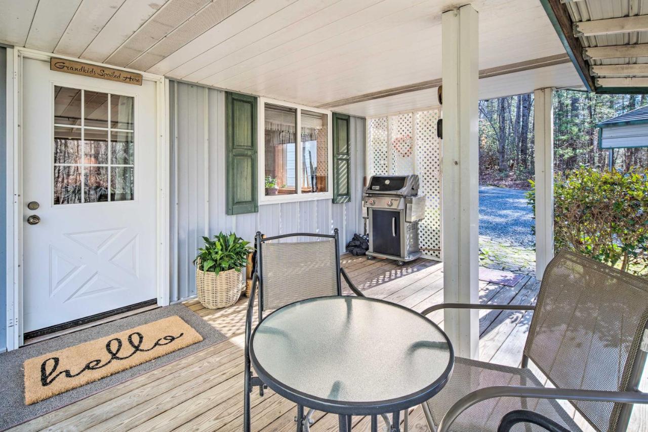 Penrose Home With Covered Deck And Fire Pit! מראה חיצוני תמונה