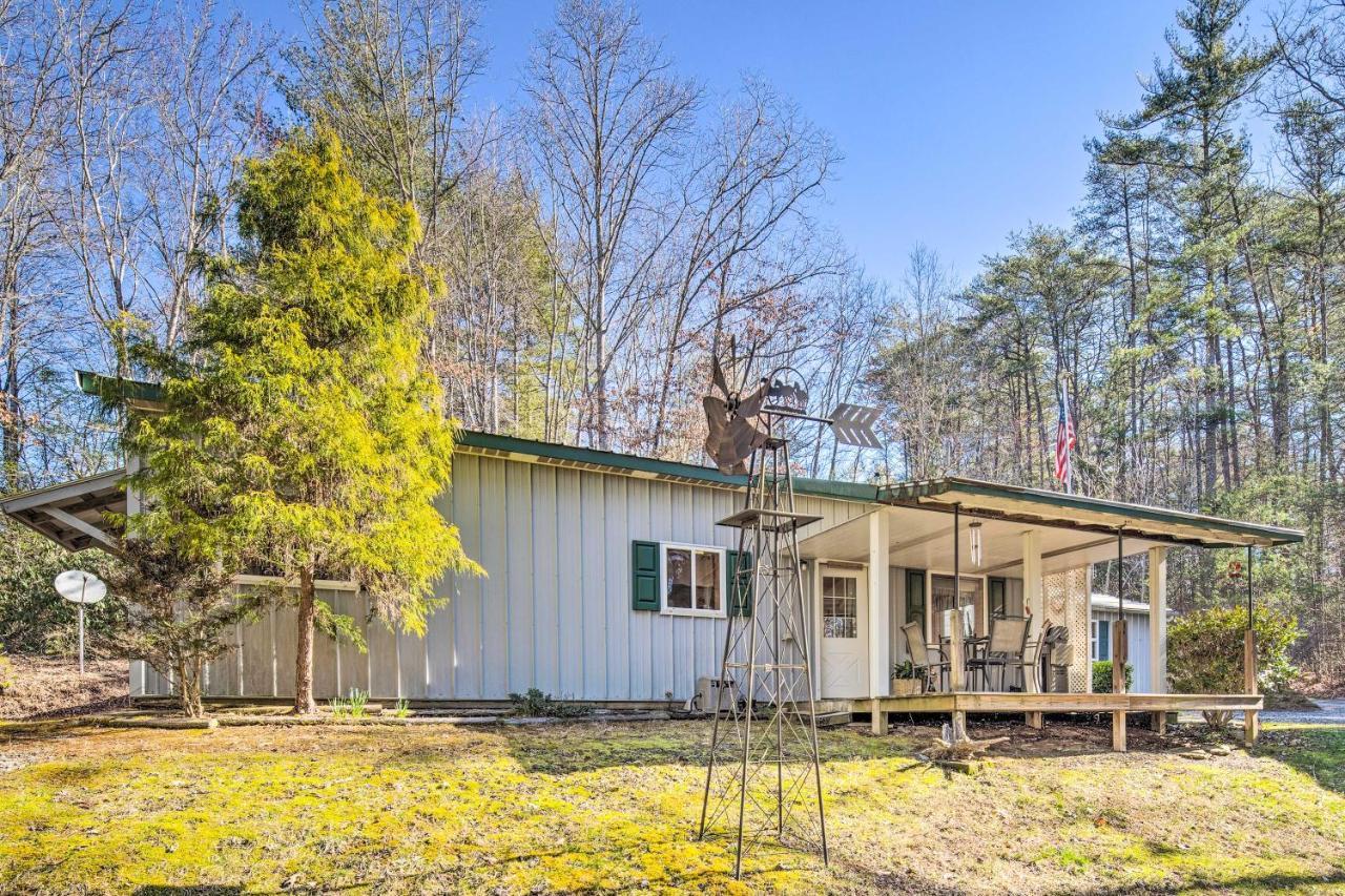 Penrose Home With Covered Deck And Fire Pit! מראה חיצוני תמונה