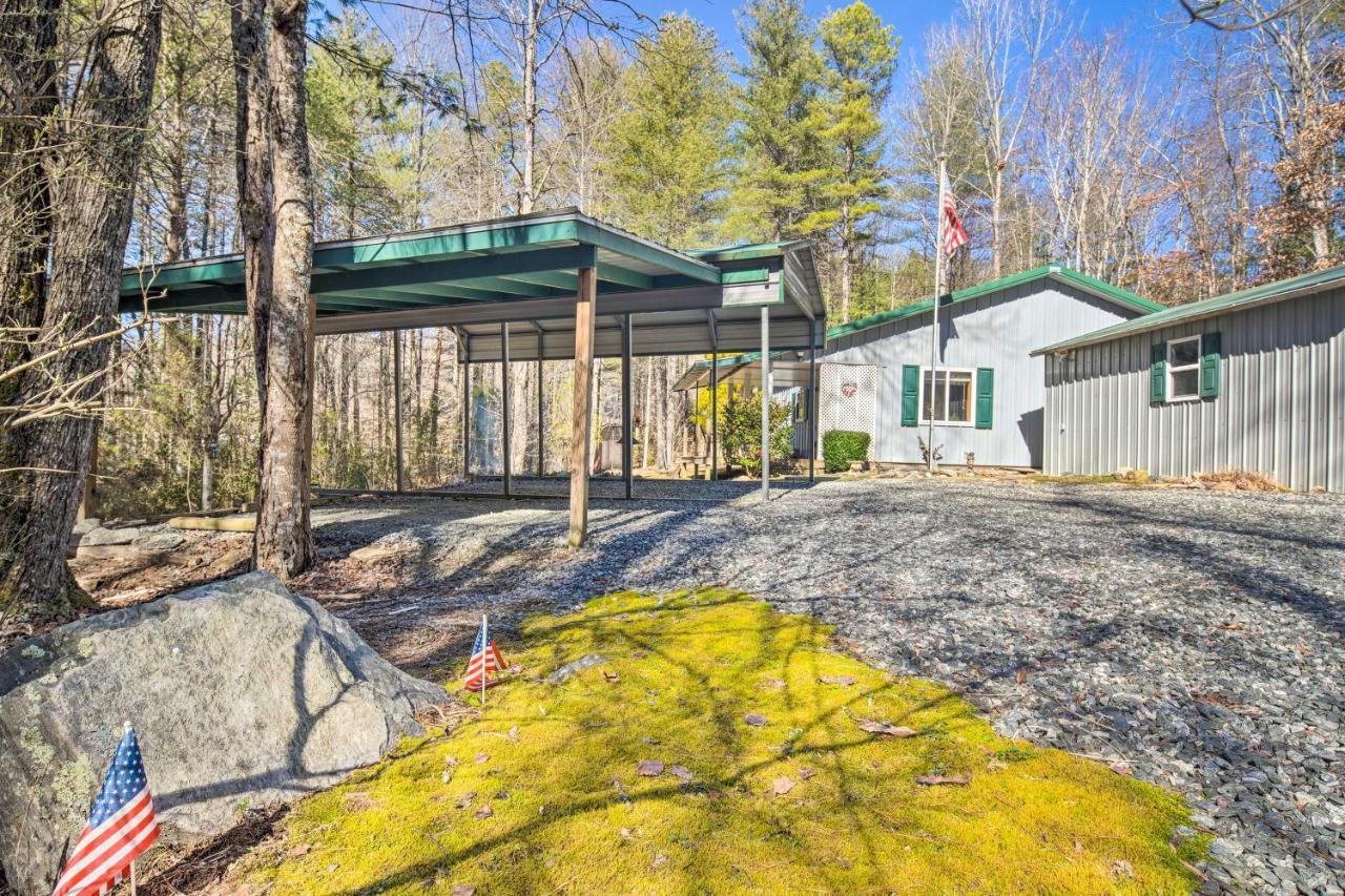 Penrose Home With Covered Deck And Fire Pit! מראה חיצוני תמונה